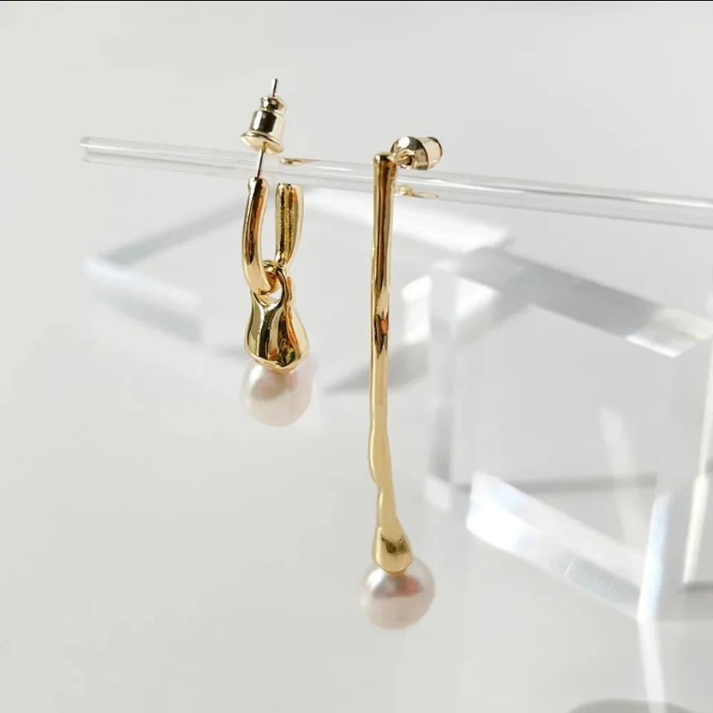 Irregular Pearl Drop Earrings - Picture 3 of 4